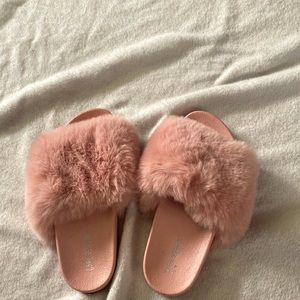 Women’s size nine slides